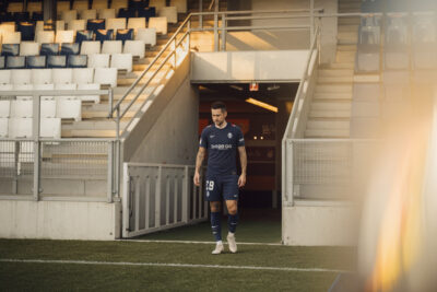 Bruno Irles quittant Bordeaux après sa brève période d'entraîneur du club relégué.