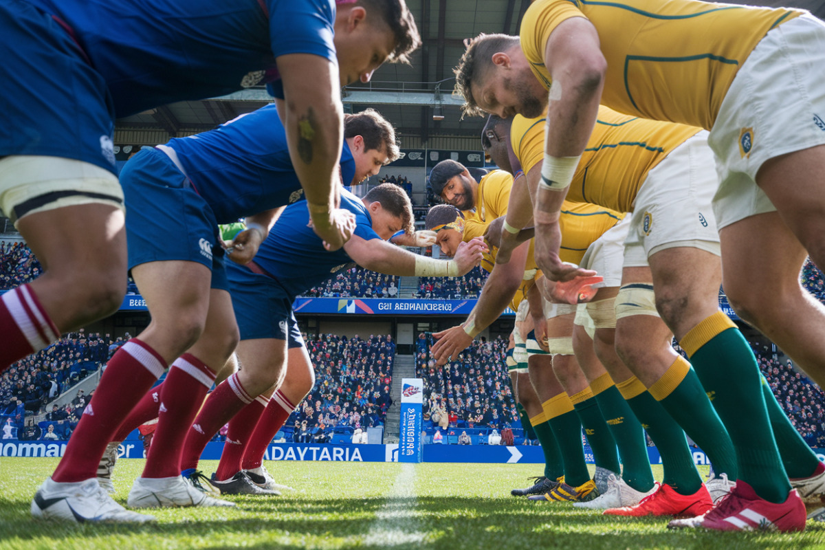 L'équipe de France au complet s'apprête à affronter l'Australie en match de rugby.